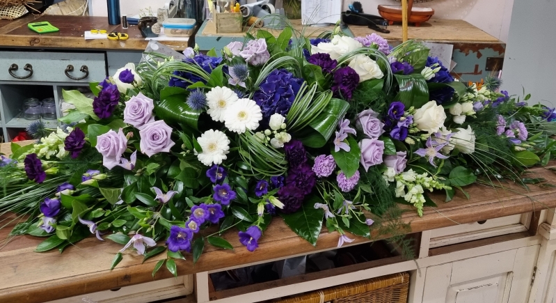 Grouped Casket Spray