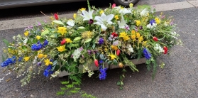 Mixed casket spray