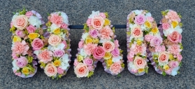 MUM lettering